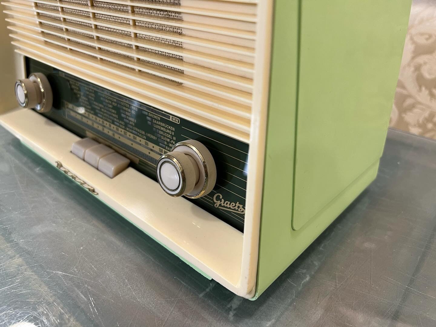 Rare ! Collectible!! Antique Graetz Danza 808 Tube Radio | Rare