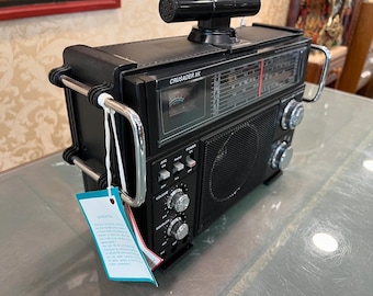 Vintage World Radio | Leather Appearance | Excellent Condition | Fully Functional