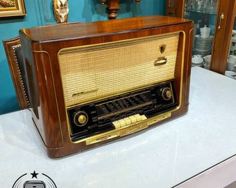 Grundig 3045 - Authentic Vintage Radio, Original Classic, Lamp Radio - Immerse in Nostalgia with Grundig 3045