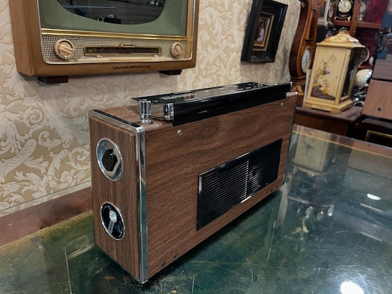Vintage Grundig Satellit 6001 Transistor Radio With FM | 1970s