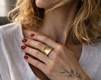 Adjustable gold-plated 925 sterling silver ring, minimalist wide open band, organic modern design, handmade contemporary statement jewelry