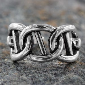 Adjustable ladies&#39; ring made of 925 sterling silver – striking ring with chain structure, stylish eye-catcher for women