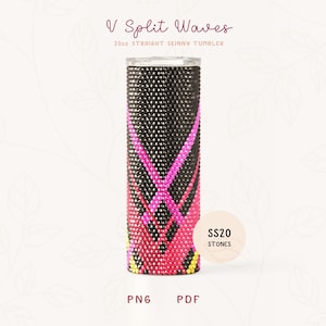 Può includere: Un bicchiere dritto e sottile da 20 oz di colore nero e rosa con un motivo geometrico di strass rosa e gialli. Il bicchiere ha la scritta "V Split Waves" e "SS20 Stones".