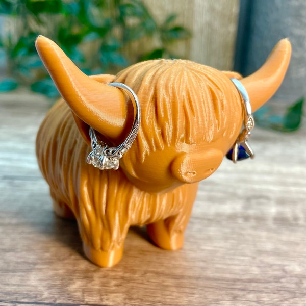 Highland Cow Ring holder, FarmHouse Decor, Jewelry holder, Jewelry Cone, Engagement Ring, Wedding gift, Bride Gift, Engagement Gift,Cow Gift