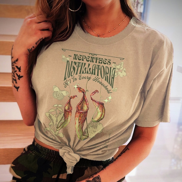 carnivorous plant shirt,pitcher plant shirt,venus fly trap live plant tshirt,botanical shirt cottagecore,goblincore wildflower shirt boho