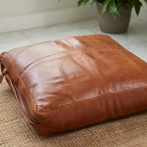 Cojín de suelo de cuero genuino hecho a mano - Puf grande de meditación color marrón claro, cojín para asiento de yoga, cama rústica bohemia para mascotas