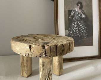 Little Whitney / Vintage Riser / Vintage stool / Vintage shelf/ Distressed Shelf / Distressed Riser/ Plant Riser/ Plant Stool / Gift