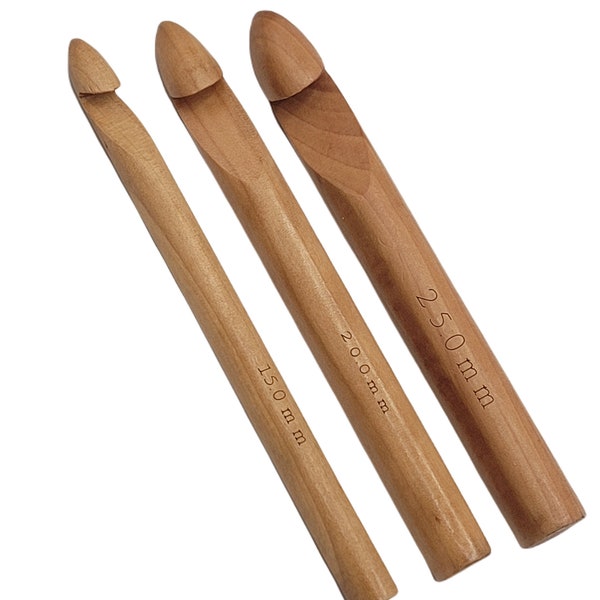 Large Crochet Hooks 15mm 20mm 25mm Wooden Bamboo Crochet Hook Set for Chunky Huge Sturdy Jumbo Needles for Thick Bulky Yarn - USA Seller