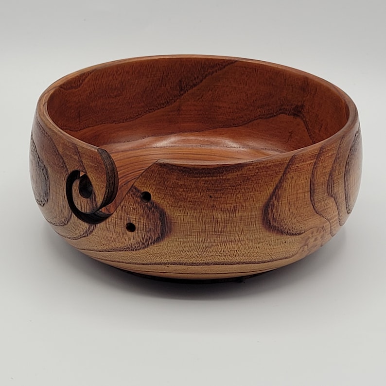 Wooden Cat Yarn Bowl For Knitting - Large Pine Wood Crochet Bowl, Holds 4 Yarn Balls, 7.5x4.33 Inches