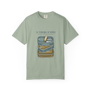 Vintage italiensk skjorta överdimensionerad grafisk t-shirt unisex bomullstopp retro fiskdesign kläder sardintryck nautisk illustration kusttema Bay
