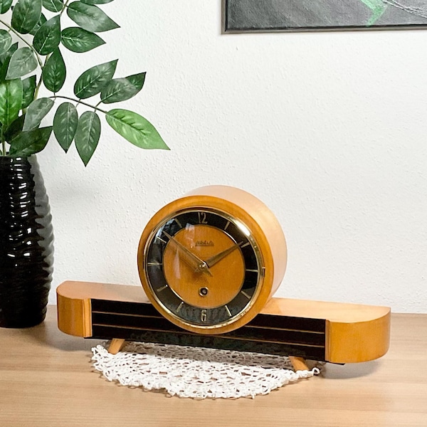 Elegante Kaminuhr der 1960er Jahre  – Vintage Wohnaccessoire mit Garantie/Gewährleistung - funktionsfähig