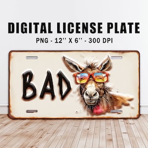 Bad Ass Car License Plate PNG デザイン デジタル ダウンロード 昇華印刷 サイズ変更可能なデザイン、面白い皮肉な車のナンバープレート ドライバー カスタム装飾