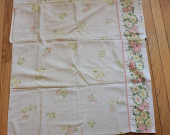 Vintage 1970&#39;s pillowcases/set of 3/Pequot/no iron muslin/standard size 21x27/florals/shabby chic