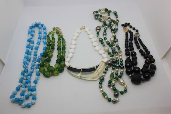 Vintage necklace lot/costume jewelry/mid century … - image 1