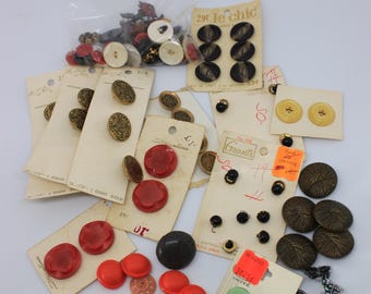 Vintage button lot/1950&#39;s-1980&#39;s./mid century/Estate sale find/crafting/collecting