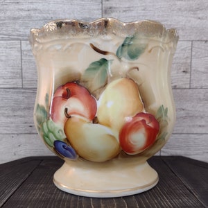 Vintage Hand Painted Ceramic Porcelain Pedestal Fruit Bowl Vase With Gold Detail Ruffled Edge/Vintage Fruit Bowl/Vintage Dishware Bowl