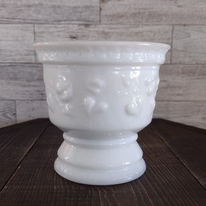Vintage Small Milk Glass Pedestal Planter Vase Compote Dish Ivy Design/Vintage Small Milk Glass Planter/Vintage Collectible Milk Glass