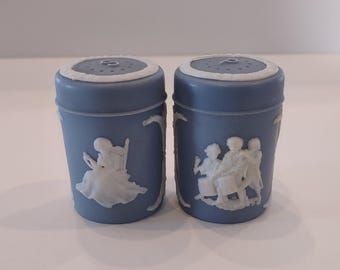 Vintage 1776 Commemoration Plastic Wedgewood Blue Salt Pepper Shakers Raised Relief Design Hong Kong, Vintage Patriotic Shakers Dishware
