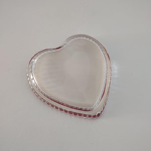 Vintage Avon Clear Heart Shaped Glass Paperweight Scalloped Edge Detail/Vintage Love Heart Valentines Paperweight Decor/Vintage Home Decor