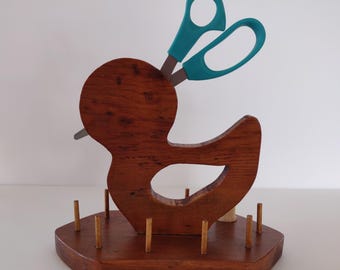 Vintage Handmade Wooden Bird Thread Spool And Scissor Holder/Vintage Wood Bird Thread Sewing Caddy Organizer/Vintage Craft Room Home Decor