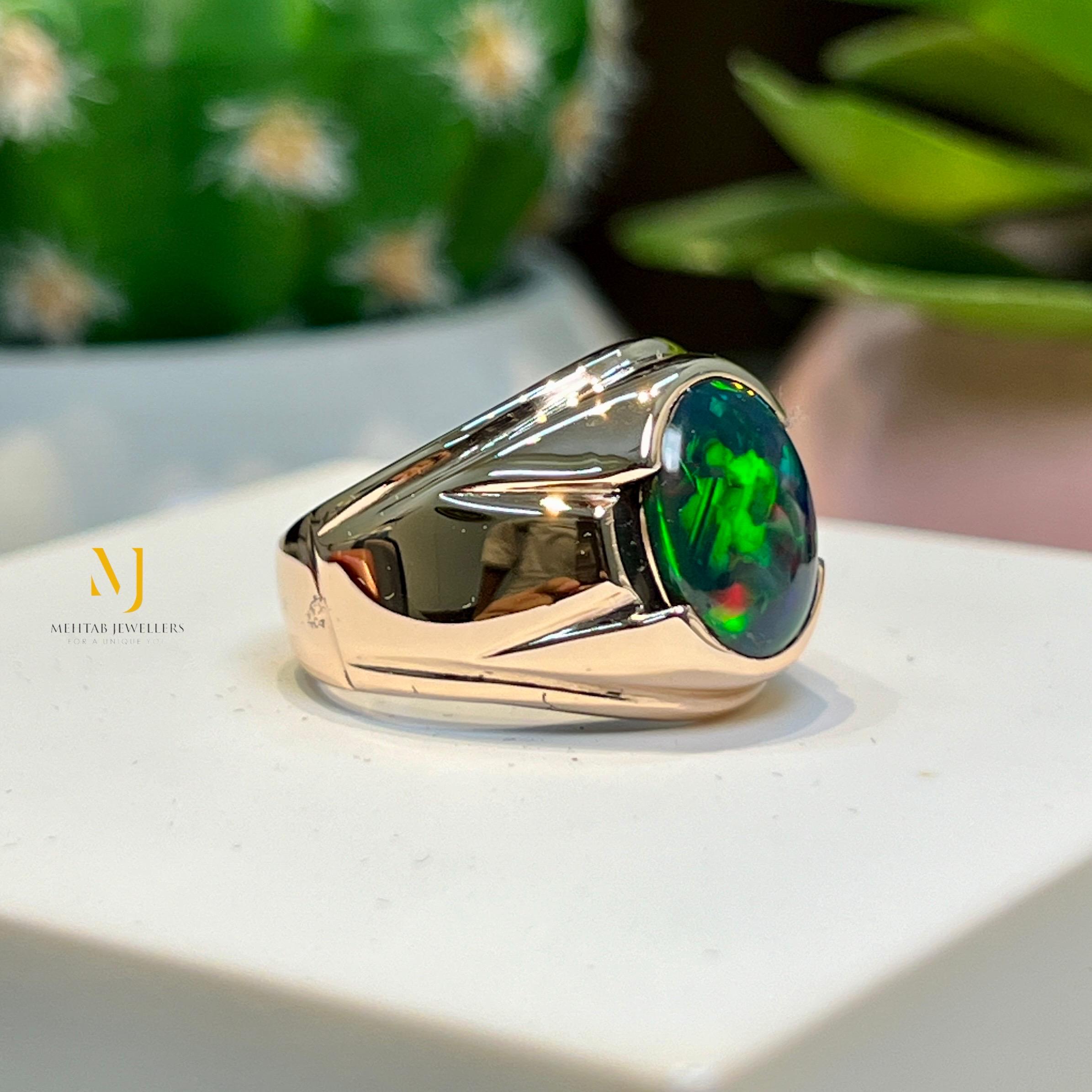 Bague En Or Jaune 14k Sertie D'un Opale Noire Naturelle D'Éthiopie - Taille Disponible Sur Demande - Fait Main
