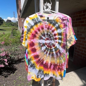 Colorful Spiral Tie Dye Tee shirt