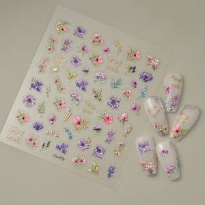 Pegatinas de uñas con flores moradas y rosas, calcomanías florales primaverales, diseño de letras doradas, elegantes accesorios de manicura para uñas DIY 273