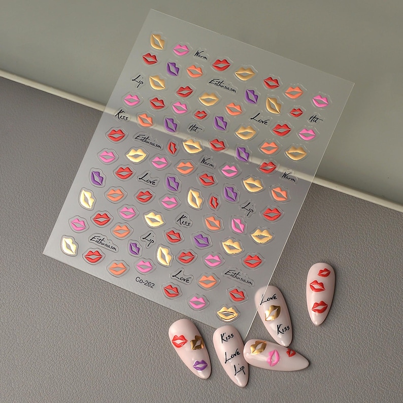 Adesivi per unghie con labbra a bacio, decalcomanie autoadesive per San Valentino, decorazione colorata per manicure con labbra, simpatici accessori per nail art fai da te immagine 2
