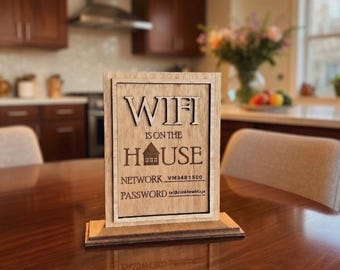 Letrero de madera con contraseña WiFi - Letrero grabado con soporte que dice "El WiFi es gratis" - Red y contraseña personalizadas - Decoración para el hogar fabricada en el Reino Unido