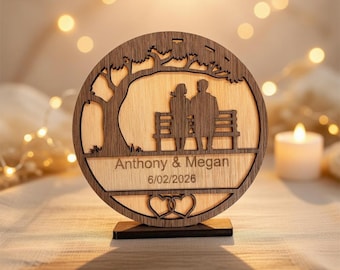 Recuerdo de madera personalizado / Pareja en un banco / Regalo de boda o aniversario / Nombres y fecha personalizados