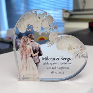 Cadeau acrylique personnalisé coeur pour couple de mariage - Souvenir personnalisé pour les mariés - Cadeau pour date de mariage - Cadeau de fiançailles ou d&#39;anniversaire