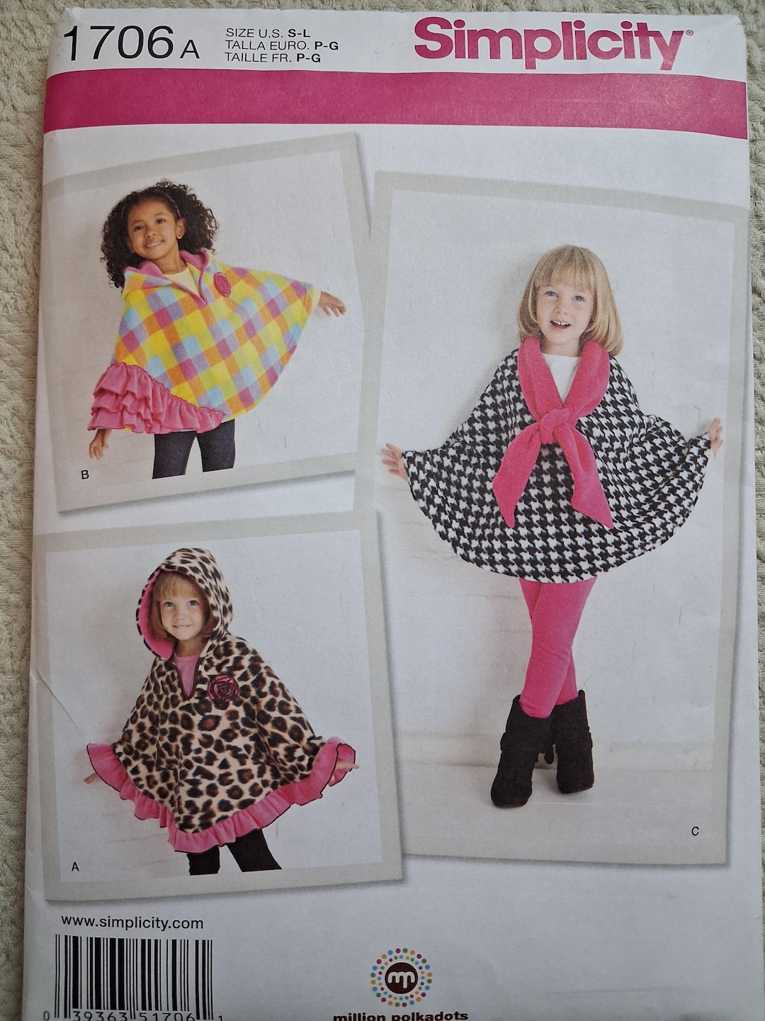 Simplicity 1706 Sewing Pattern: Child's Fleece Capes - Pattern Sizes S ...