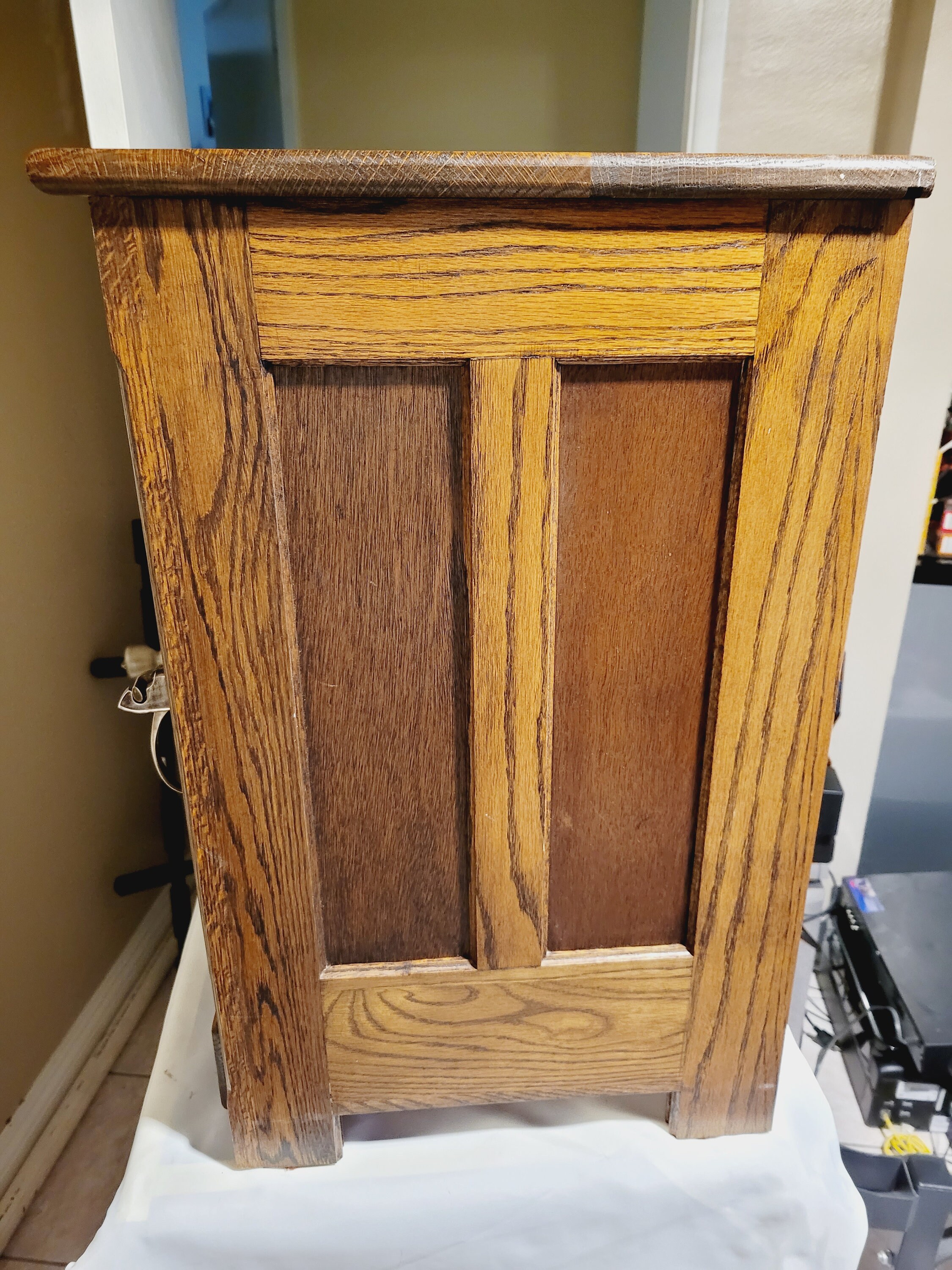 Rich Mahogany White Clad Ice Box End Table Simmons Hardware Etsy