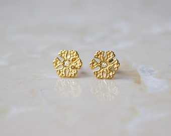 Silver stud earrings snowflake zirconia, 925 silver, gold plated