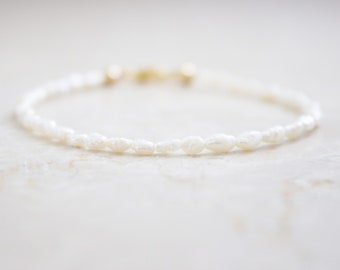 Weißes Perlenarmband Süßwasserperlen, Armband Perlen Silber