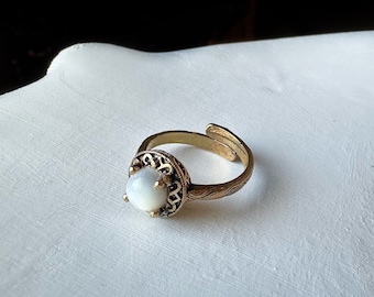 Gold Moon Stone Ring, Dainty Moon Stone Ring, Vintage Gold Ring, Unique Design Moon Stone Ring, Classic, Gift for Her, Gift for Mom
