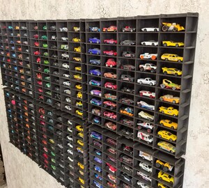 Vitrine Garage 1:64 Pour Voitures Miniatures – Résine, 7.9x5.2x4.8 Cm, Rangement Et Décoration Réaliste