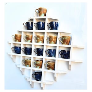 Porta tazze da caffè in legno bianco rustico con ripiano: espositore da parete
