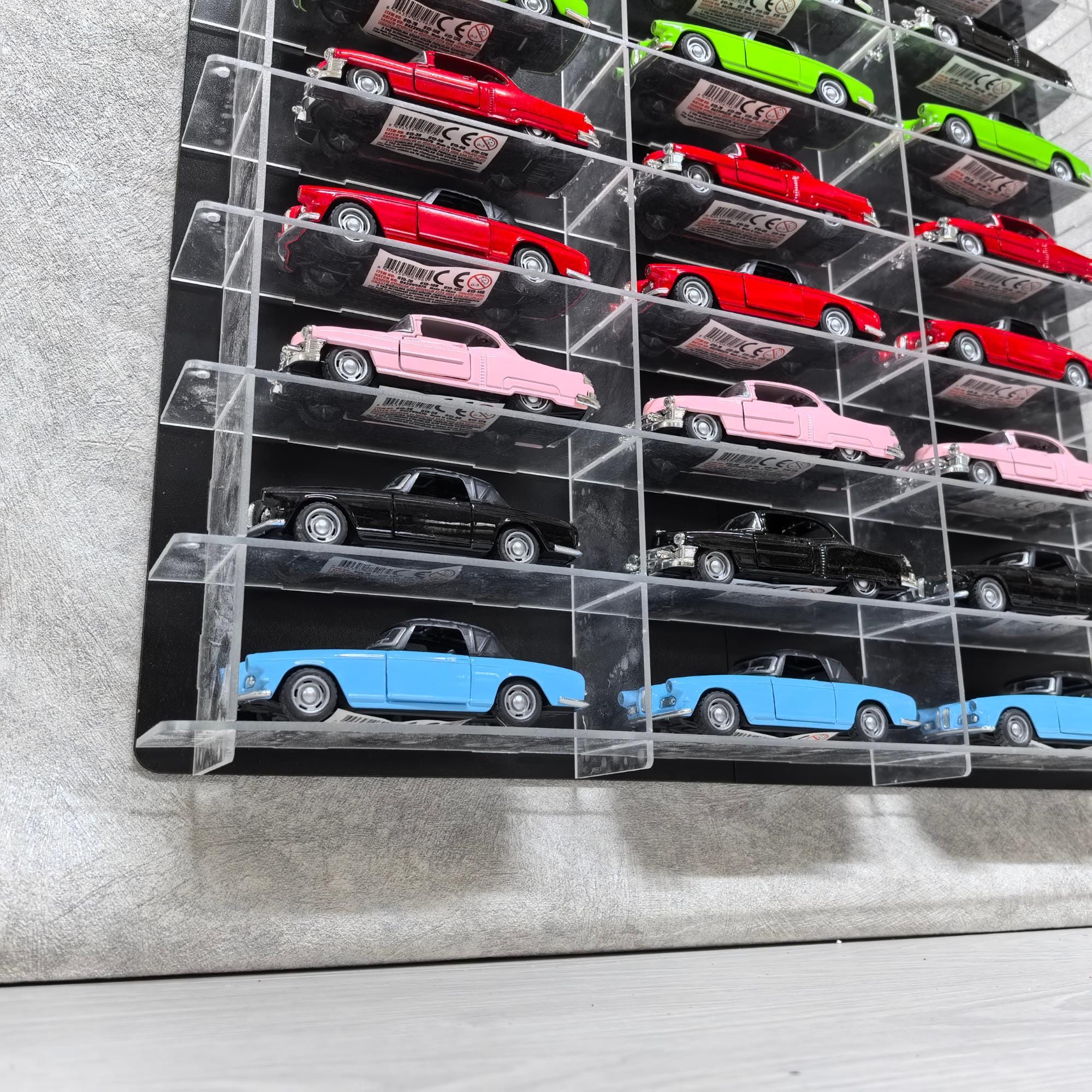 Espositori e contenitori auto scala 1:24 per il modellismo statico | Acquisti Online su