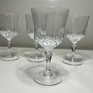 Cristal D&#39;Arques 4 wine glasses. Crystal.  Set of 4. France