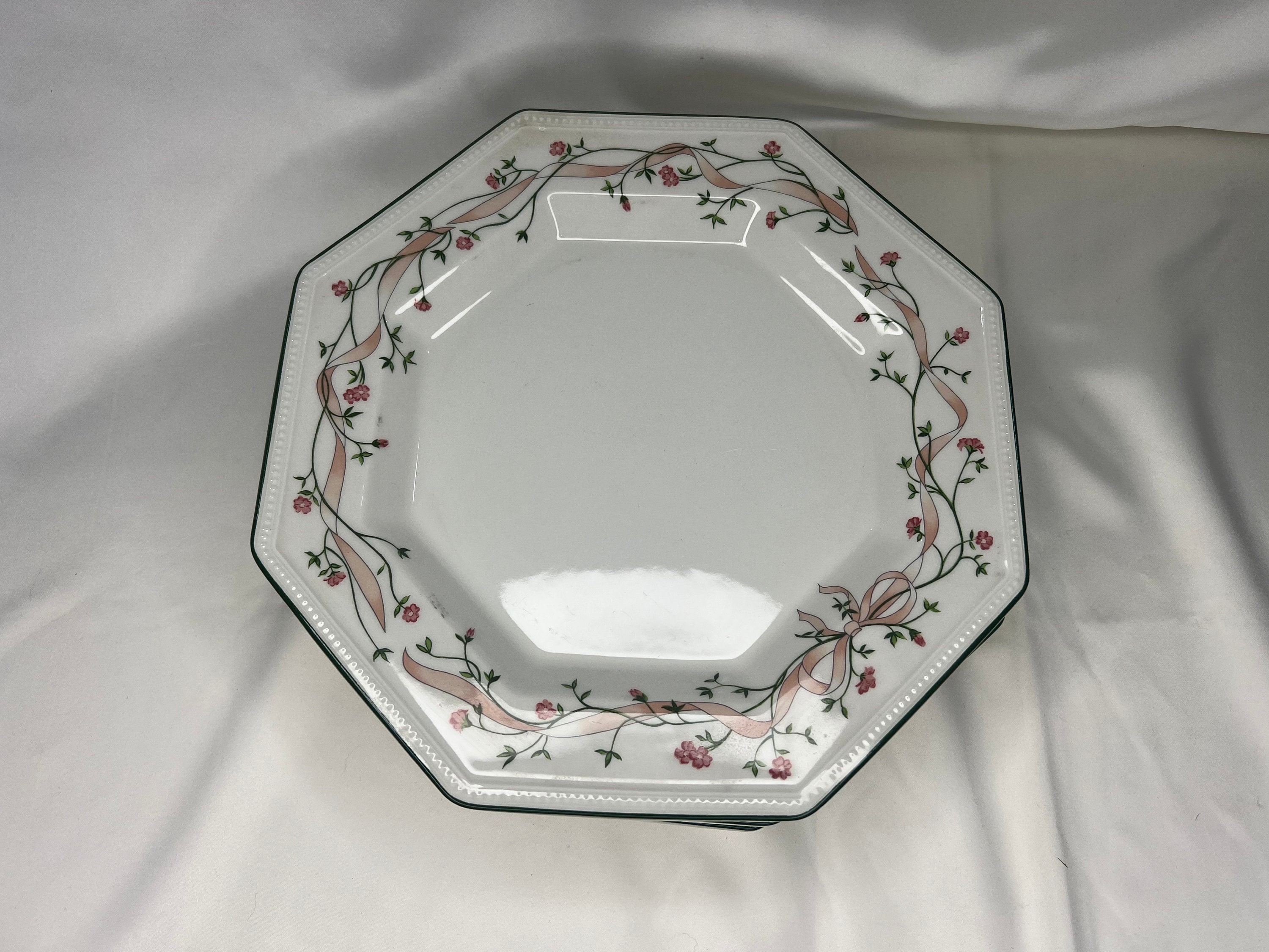 Johnson Brothers 1980s “Eternal Beau” octagonal design, Dinner Plate. 8 available. England