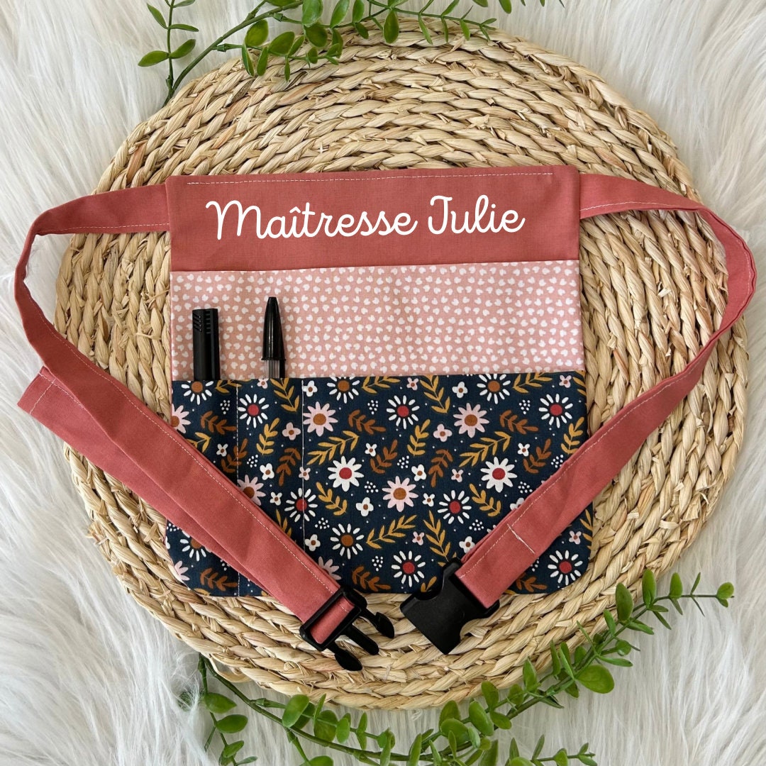 Tablier cadeau maîtresse personnalisé Vert amande Lin enduit