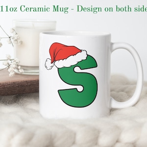 Caneca com a letra 'S' de Natal, caneca com a primeira inicial, caneca com a letra, caneca de café com monograma, caneca com chapéu de Papai Noel, presentes com menos de 30 anos, caneca de presente de Natal especializada