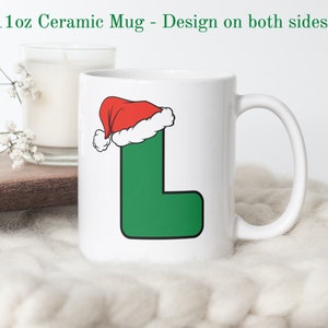 Taza con la letra "L" de Navidad, taza con la primera inicial, taza con la letra, taza de café con monograma, taza con gorro de Papá Noel, regalos por menos de 30 dólares, taza de regalo de Navidad especializada