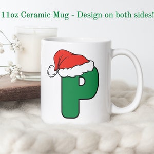 Caneca com letra 'P' de Natal, caneca com a primeira inicial, caneca com letra, caneca de café com monograma, caneca com chapéu de Papai Noel, presentes abaixo de 30, caneca de presente de Natal especializada