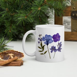 Pressed Flowers Mug, Boho Wildflowers Mug, Cottagecore Coffee Mug, Vintage Botanical Tea Cup, 11 oz Floral Nature Mug, Garden Lover Gift Mug