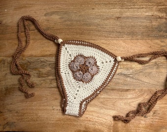 Bas de bikini en crochet à fleurs africaines