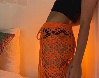 Jupe longue à fleurs au crochet