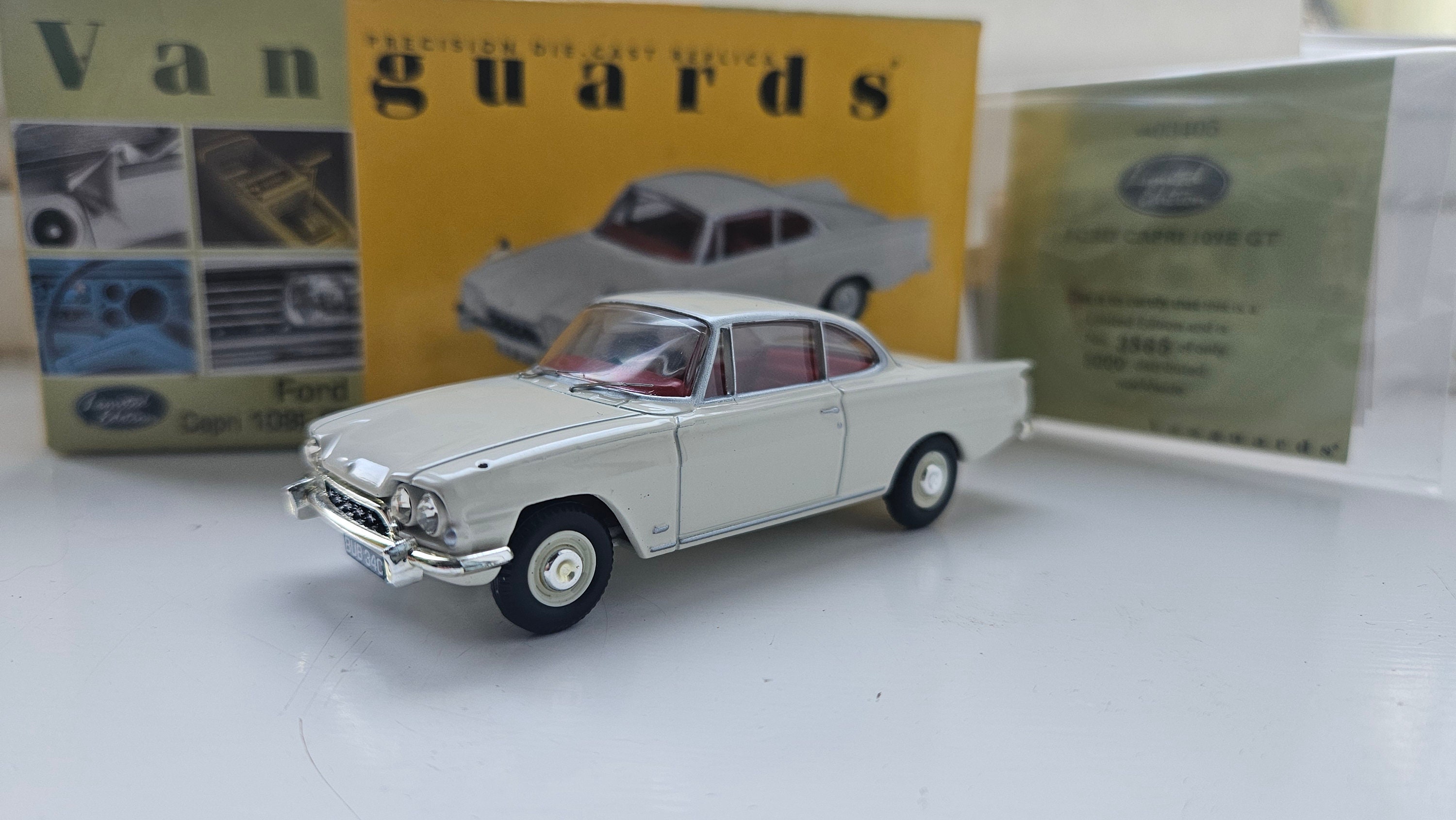 Corgi Vanguards VA03405 Ford Capri 109E GT Ermine White