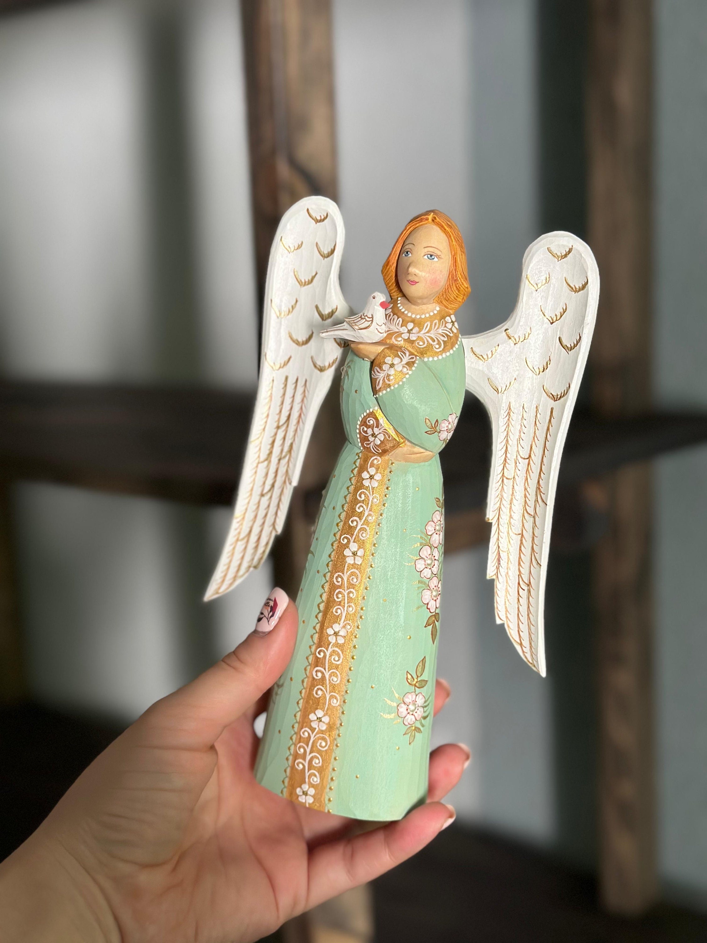 Christmas Angel Figurine (7.8